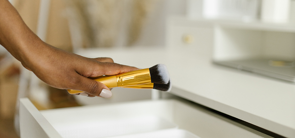 Nettoyer pinceaux maquillage