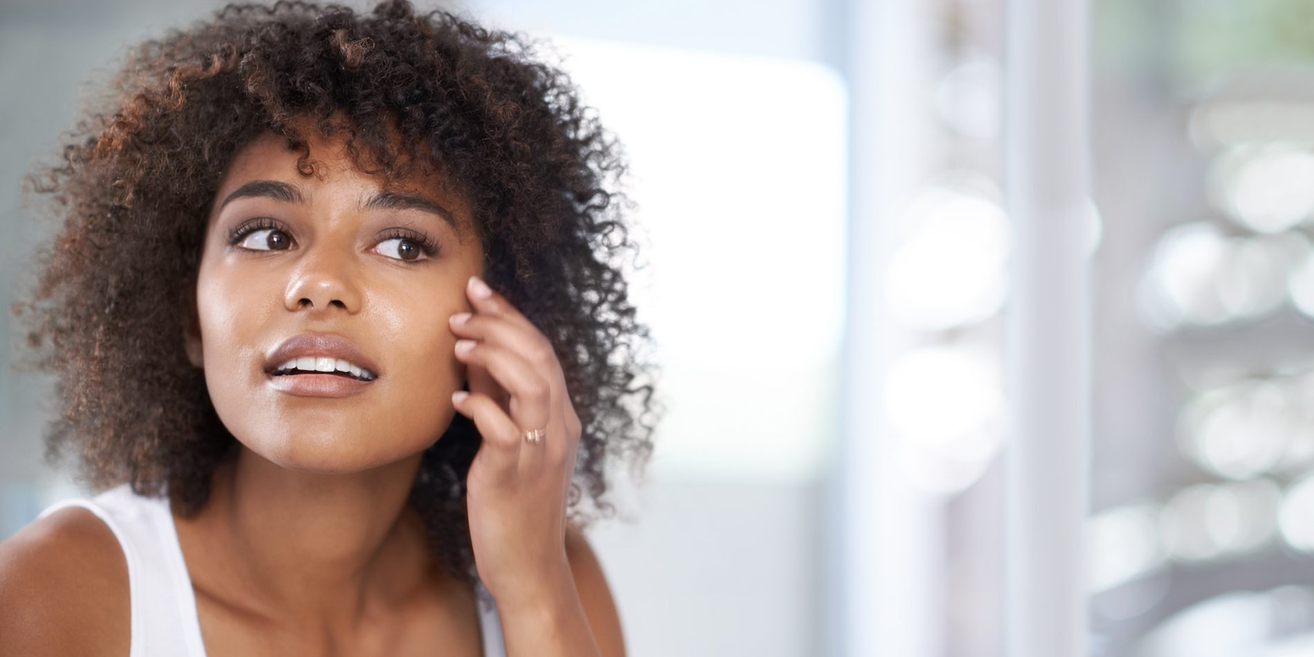 Shot of an attractive young woman in her bathroom at homehttp://195.154.178.81/DATA/i_collage/pi/shoots/783545.jpg