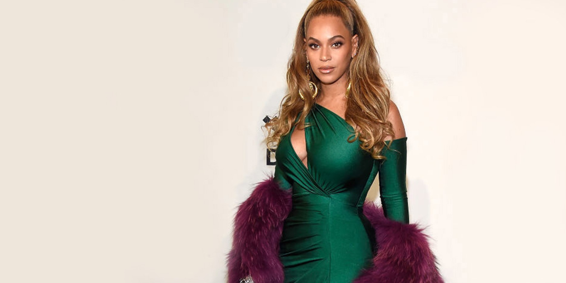 Beyonce_lipstick_1900x1070