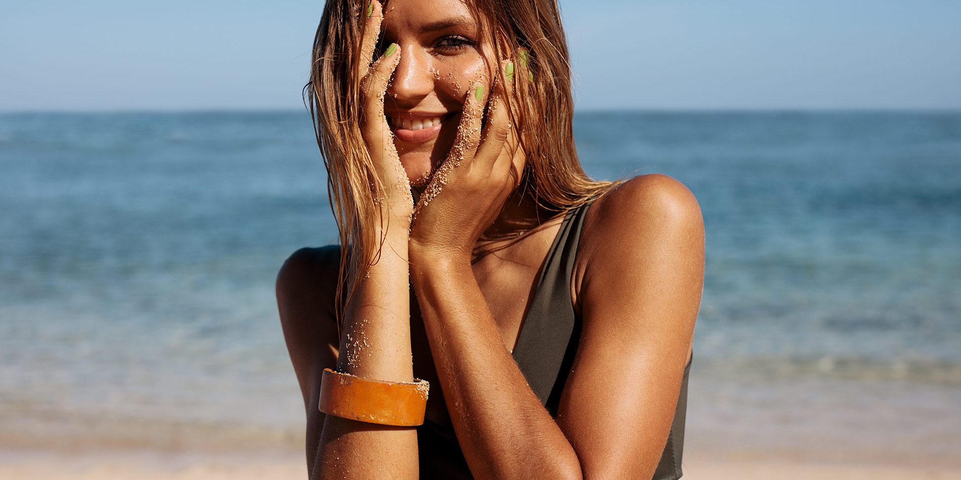 Strandvakantie gepland? Deze beautyproducten moeten zéker in je tas. Zo ben jij elke dag een beach beauty!