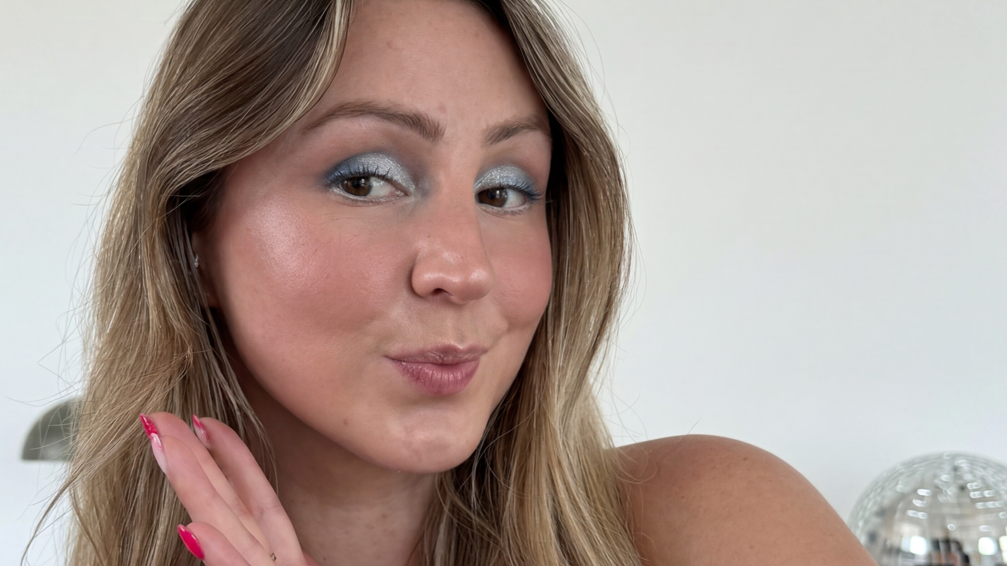IPXL-FESTIVAL-BLUE-EYES-MAKE-UP.jpeg IPXL-FESTIVAL-BLUE-EYES-MAKE-UP.jpeg