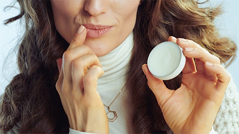 Lip rescue: Eerste hulp bij droge lippen Lip rescue: Eerste hulp bij droge lippen