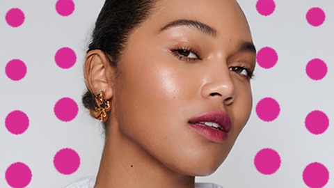 Femme avec un maquillage naturel						 Femme avec un maquillage naturel