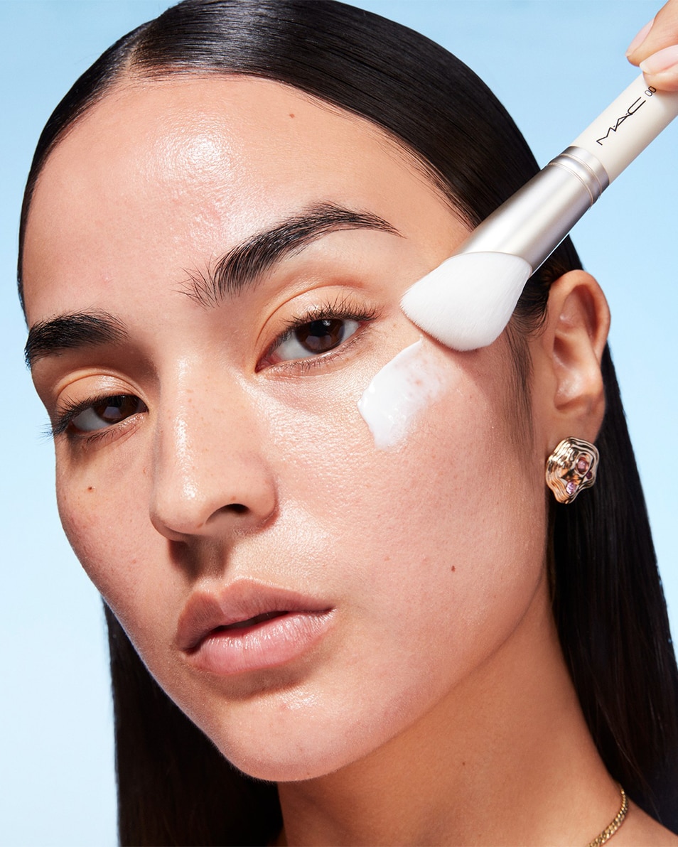 M.A.C 001 Serum + Moisturizer Brush Pinceau De Soins 1 ST 3