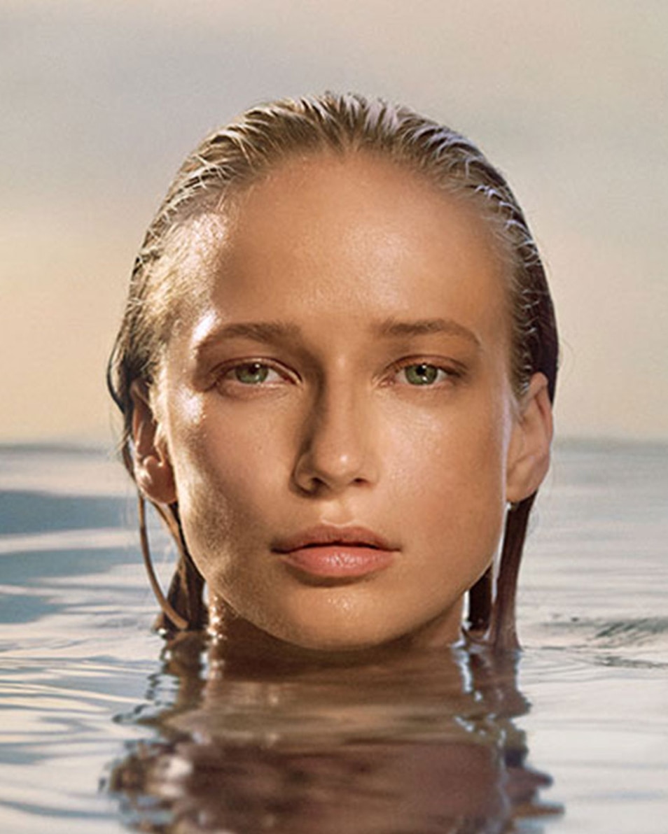 LA MER THE RESURFACING TREATMENT VLOEIBARE SCRUB - HYDRATEERT & VERHELDERT DE HUID 100 ML 3