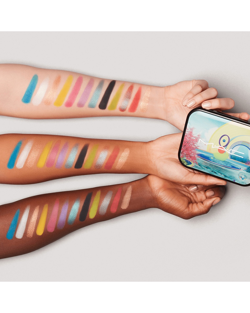 M.A.C CONNECT IN COLOUR EYE SHADOW PALETTE PALETTE FARDS À PAUPIÈRES – FINIS DIFFÉRENTS 3