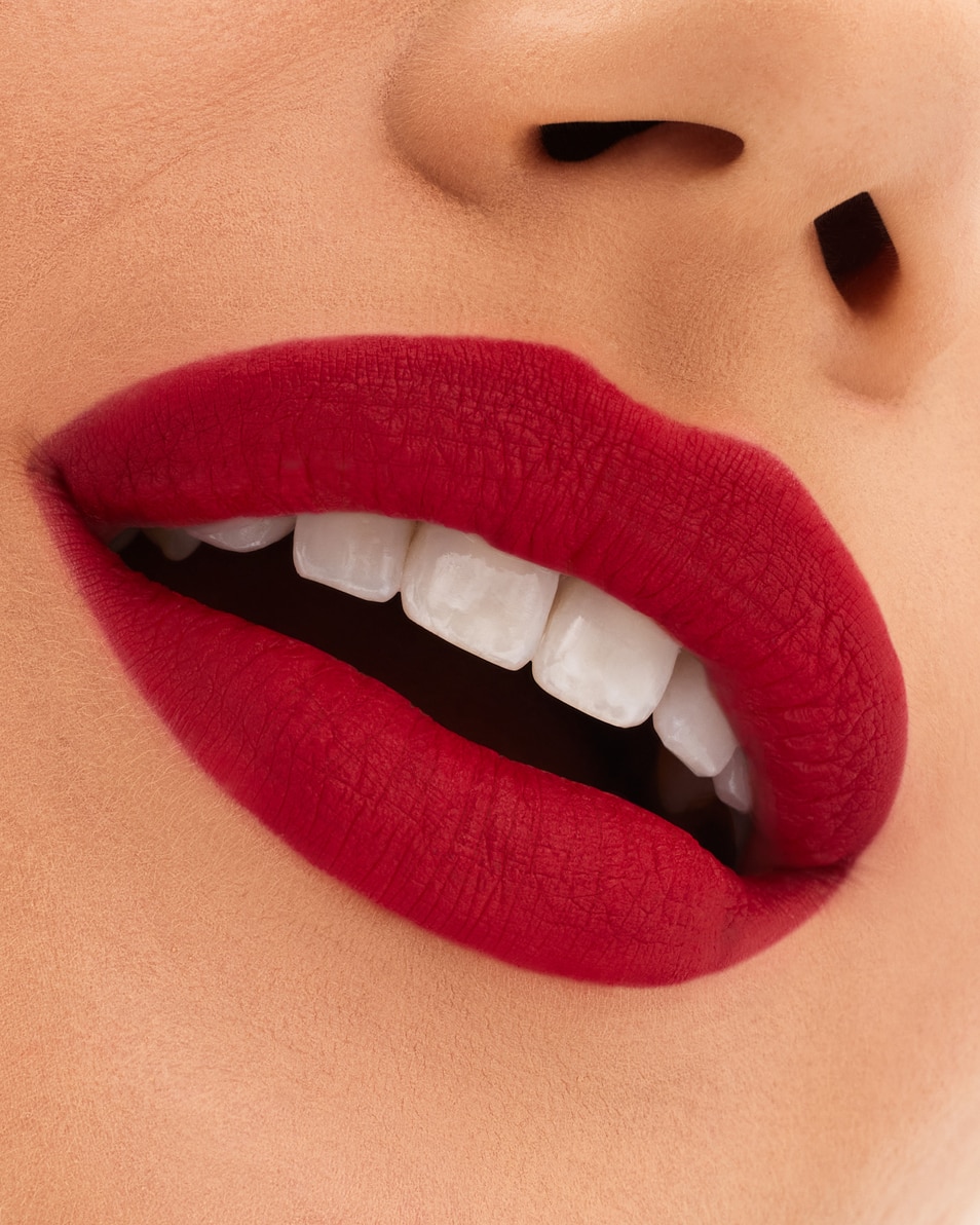 M.A.C LOCKED KISS LIPSTICK ROUGE À LÈVRES LIQUIDE MAT - COUVRANCE TOTAL RUBY TRUE 3