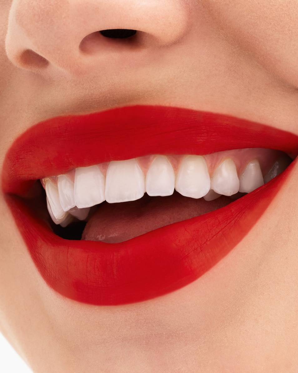 M.A.C LOCKED KISS LIPSTICK MATTE VLOEIBARE LIPPENSTIFT - VOLLEDIG DEKKEND GUTSY 3