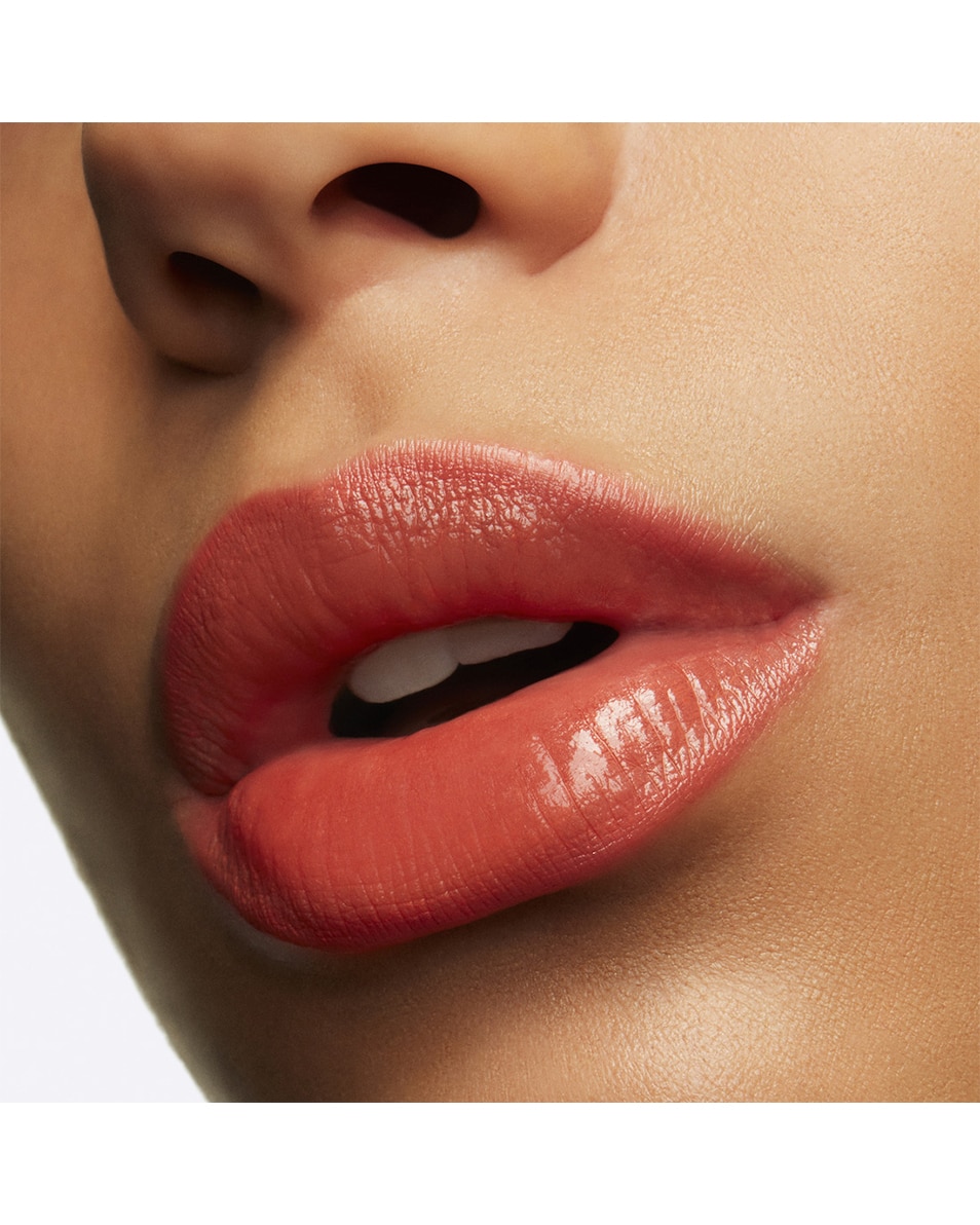 M.A.C Lustreglass Sheer-Shine Lipstick Doorschijnende & glanzende kleur - langhoudende finish Kissmet 3