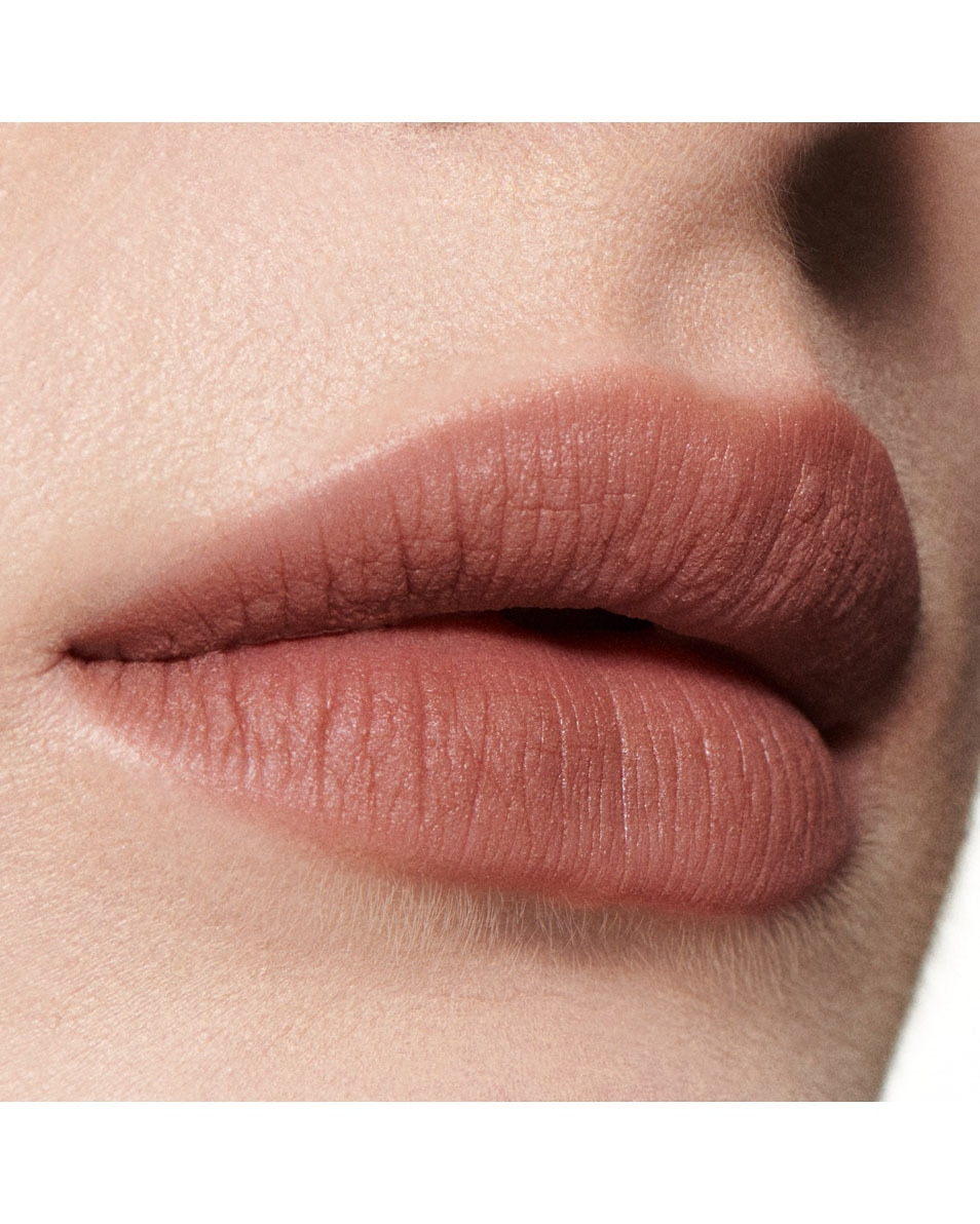 M.A.C Powder Kiss Liquid Lip Colour - Intimate Nudes Vloeibare lippenstift - 10u hydraterend & langhoudend BUFFIEST 3