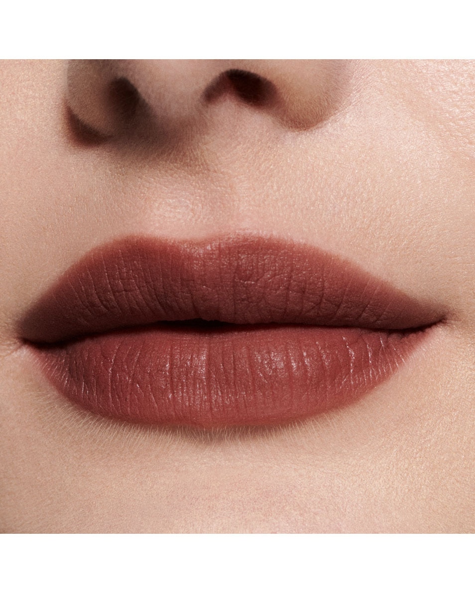 M.A.C Powder Kiss Liquid Lip Colour - Intimate Nudes Vloeibare lippenstift - 10u hydraterend & langhoudend CHESTNUT 3