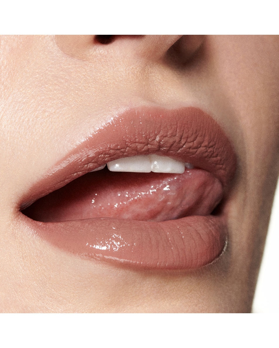 M.A.C Lustreglass Sheer Shine Lipstick - Intimate Nudes Doorschijnende & glanzende kleur - langhoudende finish ALONE TIME 3