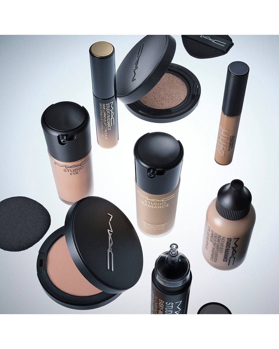 M.A.C Studio Fix Powder Plus Foundation Fond de teint poudre à couvrance moyenne à totale avec un fini naturel et mat NC5 3
