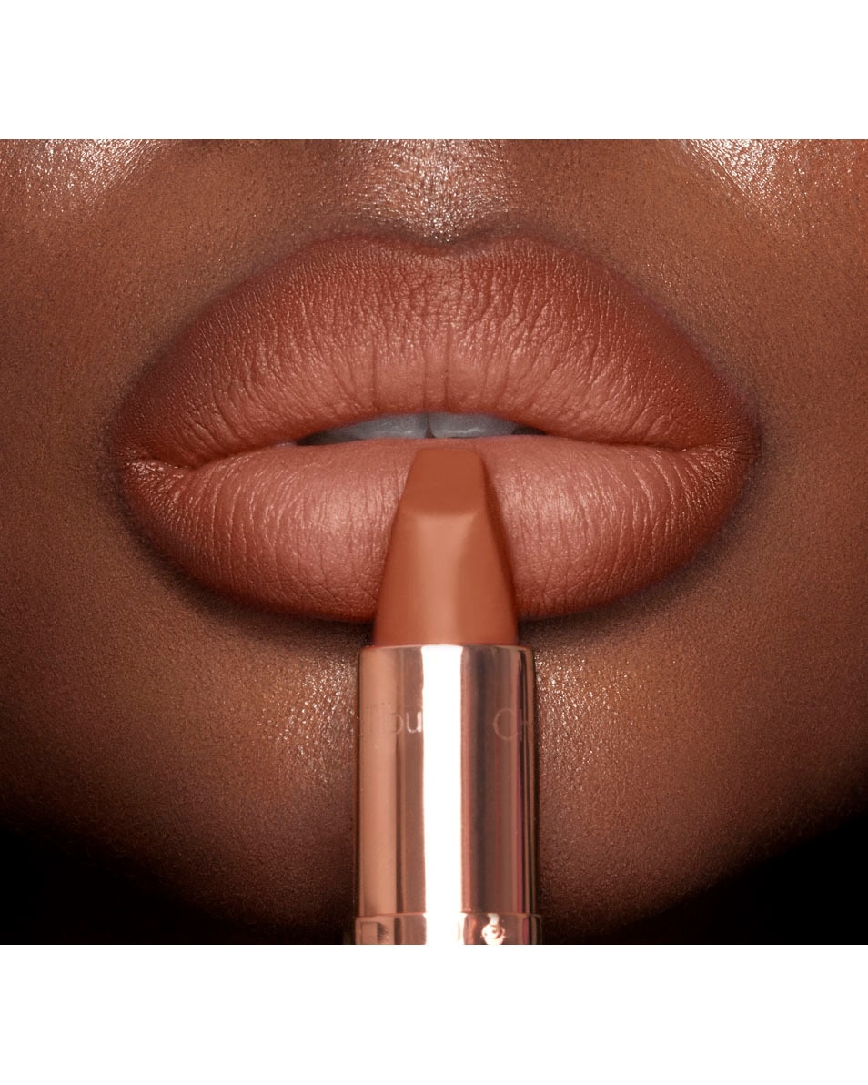 CHARLOTTE TILBURY Matte Revolution Rouge à lèvres CATWALKING 3