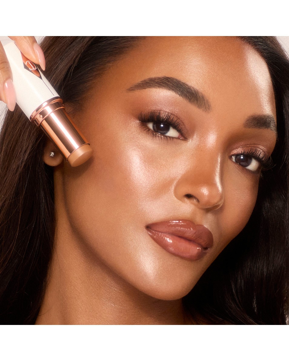 CHARLOTTE TILBURY Unreal Skin Hydraterende foundation stick 11 NEUTRAL 3