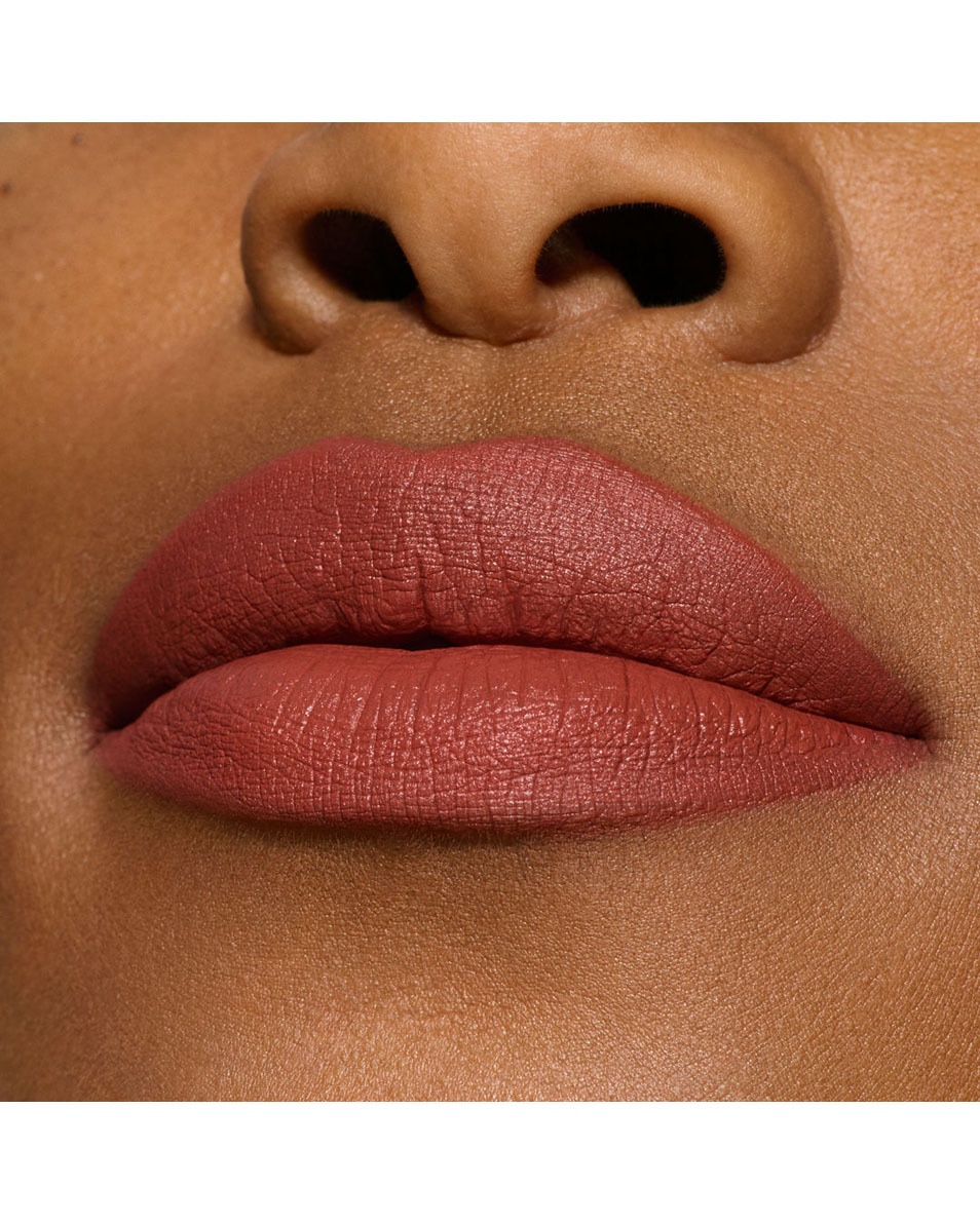 M.A.C Macximal Lipstick UNBOTHERED 3