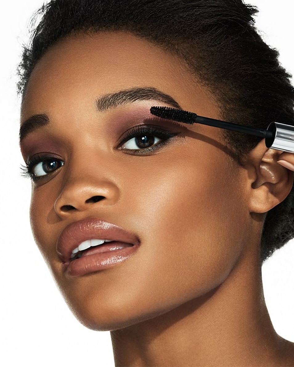 MASCARA - POUR DES CILS VOLUMINEUX & DÉPLOYÉS