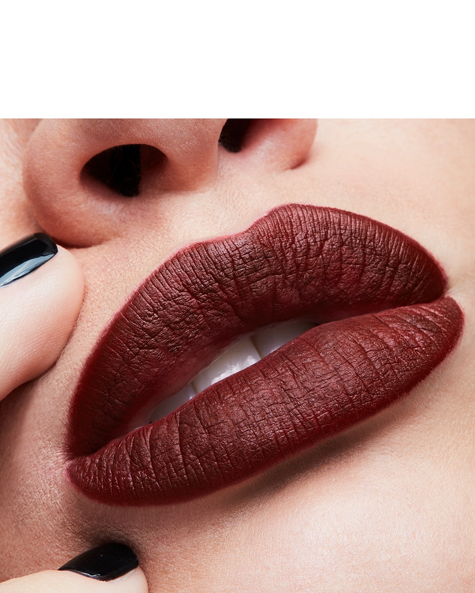M.A.C RETRO MATTE LIQUID LIP COLOUR ROUGE À LÈVRES LIQUIDE - LONGUE TENUE DE 8H Carnivorous 3