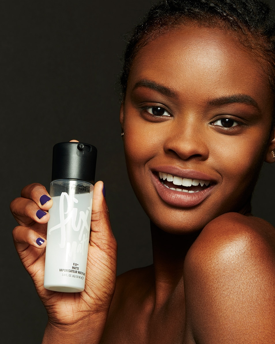 MATTERENDE SPRAY - MINDER ZICHTBARE PORIËN - KALMEERT