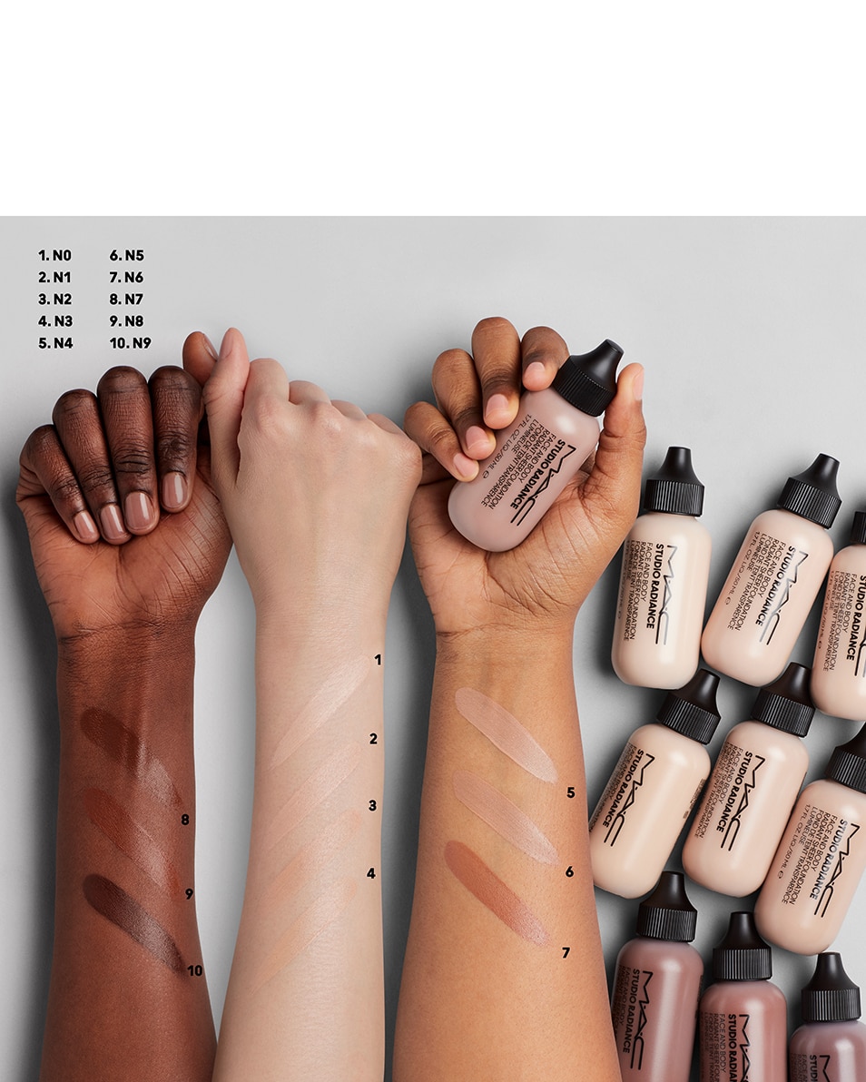 M.A.C STUDIO RADIANCE FACE AND BODY FOUNDATION RADIANT SHEER LANGHOUDENDE FOUNDATION-WATERPROOF-VOOR ALLE HUIDTYPEN N9 4
