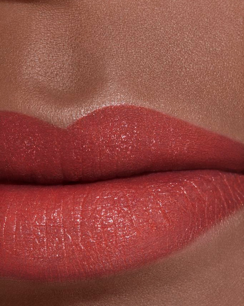 CHANEL ROUGE ALLURE L'EXTRAIT LE ROUGE HAUTE INTENSITÉ EXTRAIT DE LUMIÈRE ET DE SOIN BRUN AFFIRMÉ 4