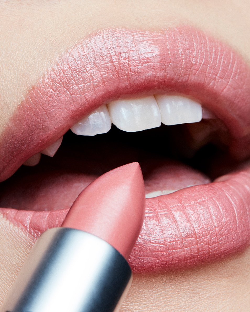 M.A.C FROST LIPSTICK ROUGE À LÈVRES PERLÉ - FINI SEMI-LUSTRÉ Angel 4