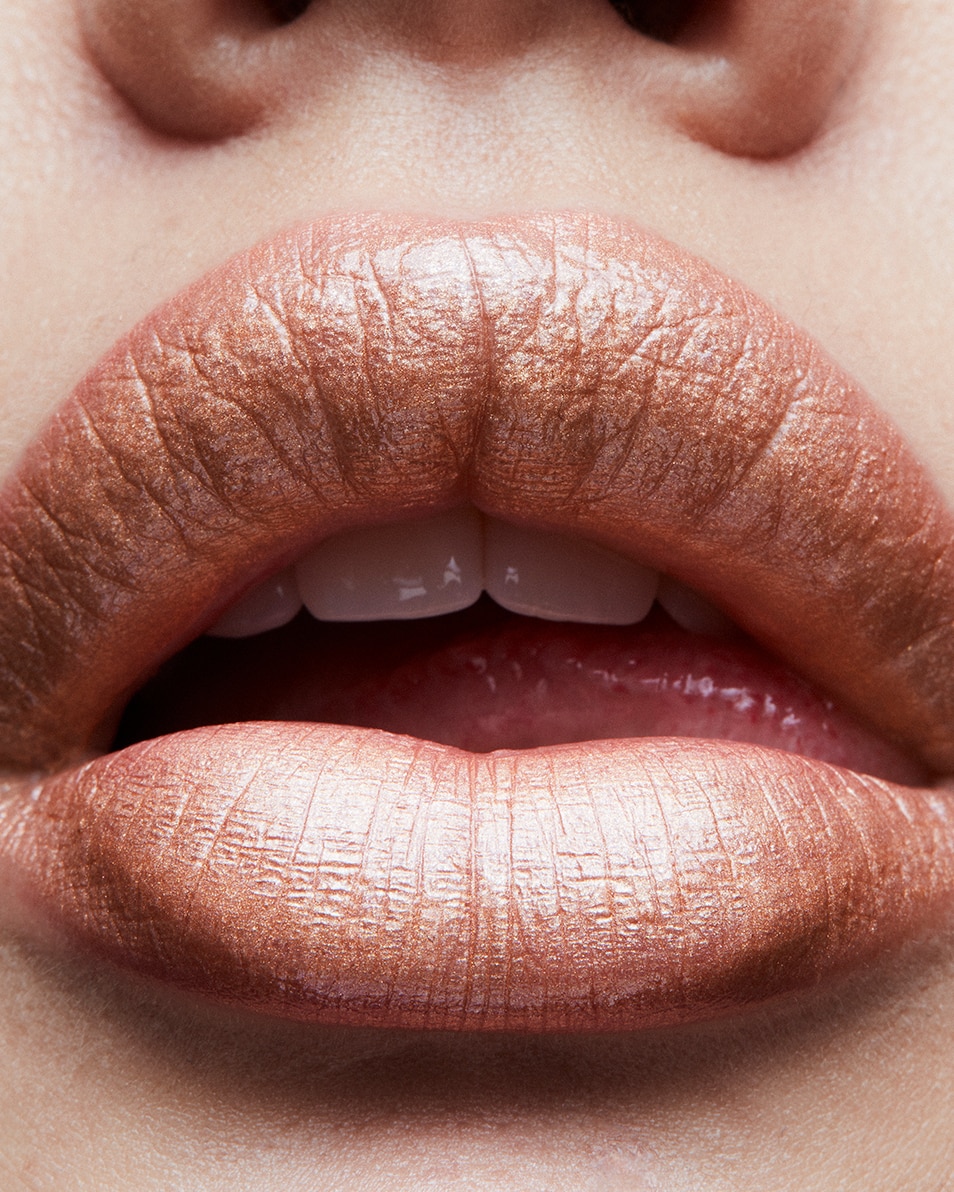M.A.C FROST LIPSTICK ROUGE À LÈVRES PERLÉ - FINI SEMI-LUSTRÉ Gel 4