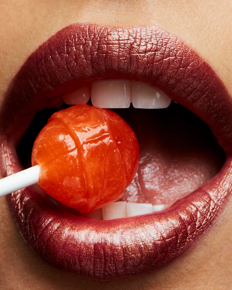 M.A.C FROST LIPSTICK ROUGE À LÈVRES PERLÉ - FINI SEMI-LUSTRÉ O' 4