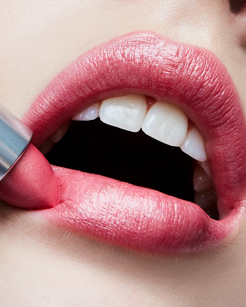 M.A.C FROST LIPSTICK ROUGE À LÈVRES PERLÉ - FINI SEMI-LUSTRÉ Bombshell 4