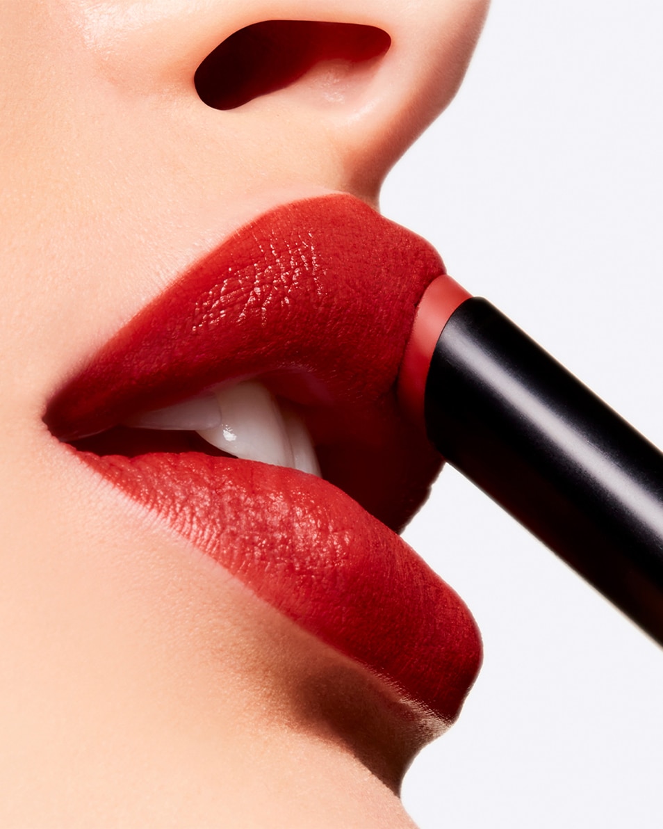 M.A.C POWDER KISS VELVET BLUR SLIM STICK ROUGE A LEVRES MAT HYDRATANT - TENUE LONGUE DUREE 12H Nice Spice 4