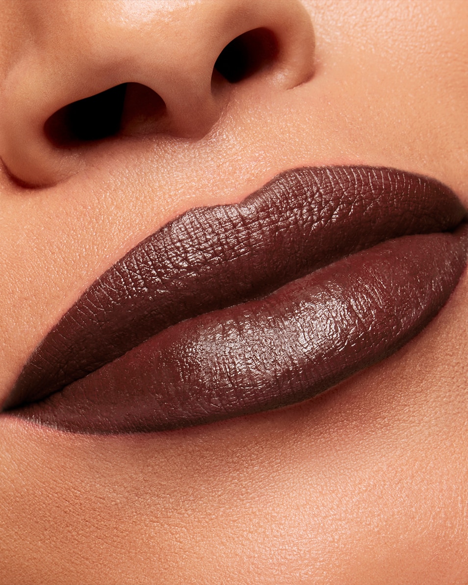 M.A.C POWDER KISS VELVET BLUR SLIM STICK ROUGE A LEVRES MAT HYDRATANT - TENUE LONGUE DUREE 12H Love Clove 4