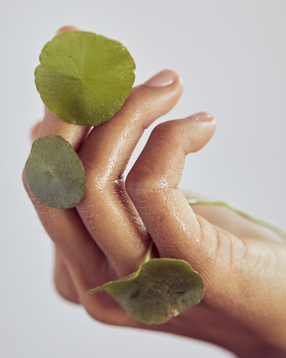 HUILE DEMAQUILLANTE À LA CENTELLA ASIATICA APAISANT
