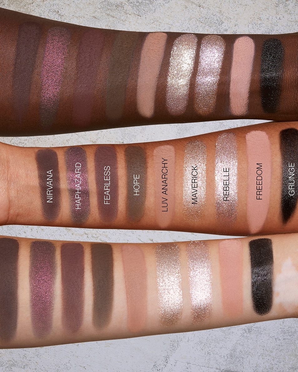 18W EYESHADOW PALETTE