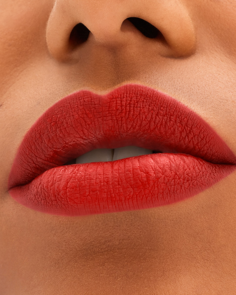 M.A.C LOCKED KISS LIPSTICK MATTE VLOEIBARE LIPPENSTIFT - VOLLEDIG DEKKEND GUTSY 4