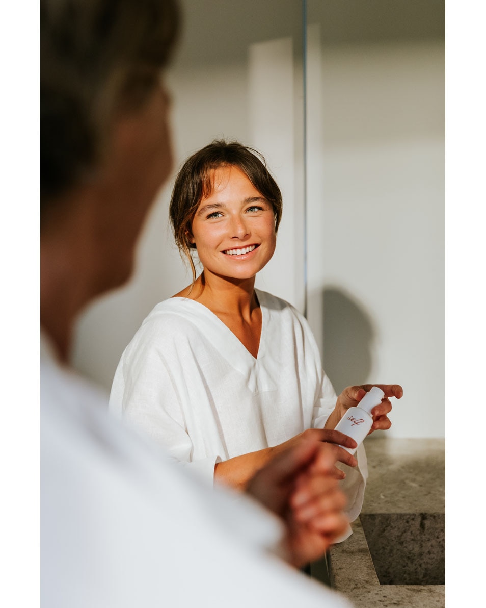 SELF Gently Purifying Facial Cleanser Reinigingsmelk - gelaat & ogen 200 ML 4