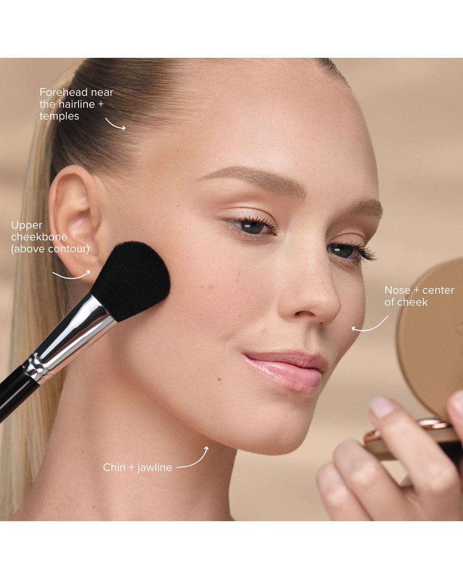 Bronzer ultra-lisse à la finition hâlée et légère.