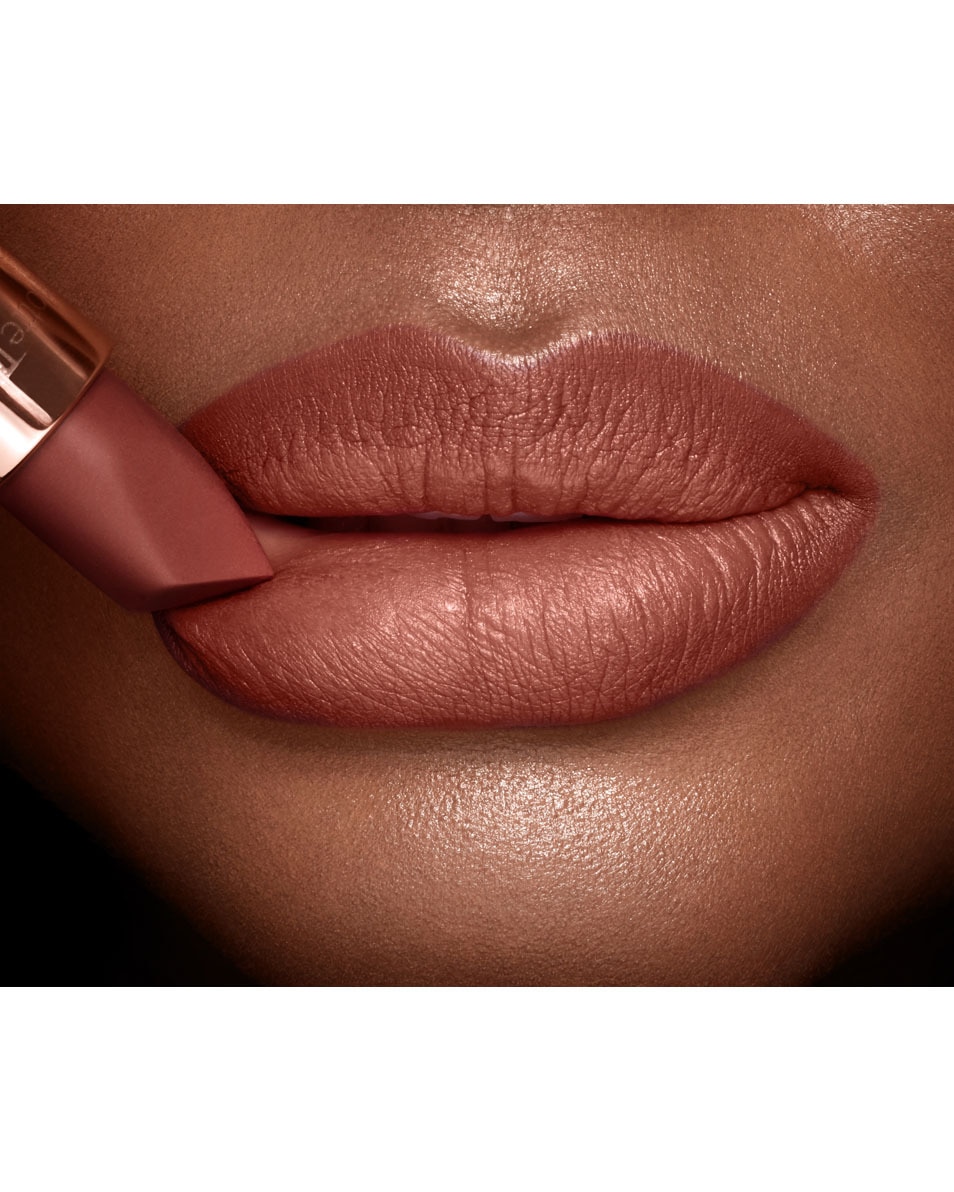 CHARLOTTE TILBURY Matte Revolution Rouge à lèvres SUPER FABULOUS 4