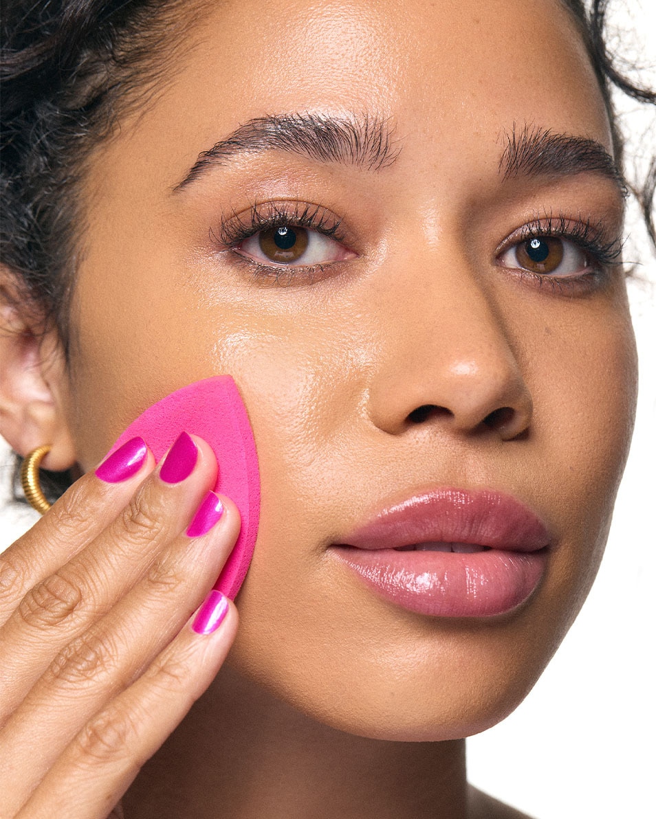 Éponge à maquillage, blotterazzi et nettoyant