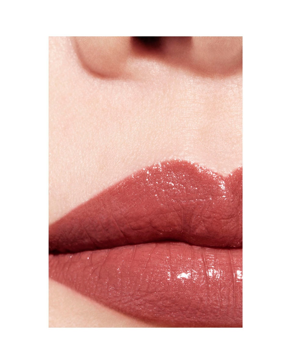 CHANEL ROUGE COCO LE ROUGE SATINÉ SOIN HYDRATANT ET LISSANT LONGUE TENUE 105 MAYFAIR 4
