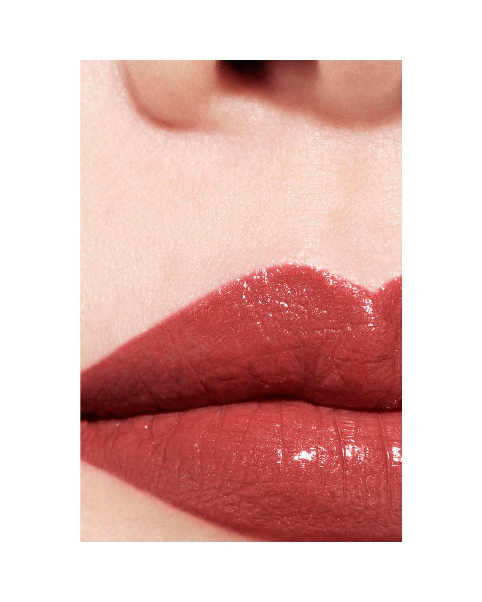 CHANEL ROUGE COCO LE ROUGE SATINÉ SOIN HYDRATANT ET LISSANT LONGUE TENUE 115 BIARRITZ 4