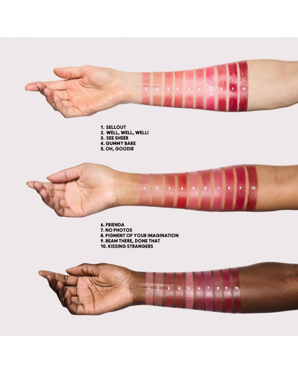 M.A.C Lustreglass Sheer-Shine Lipstick Zijdezachte, glanzende lippenstift Kissing Strangers 4