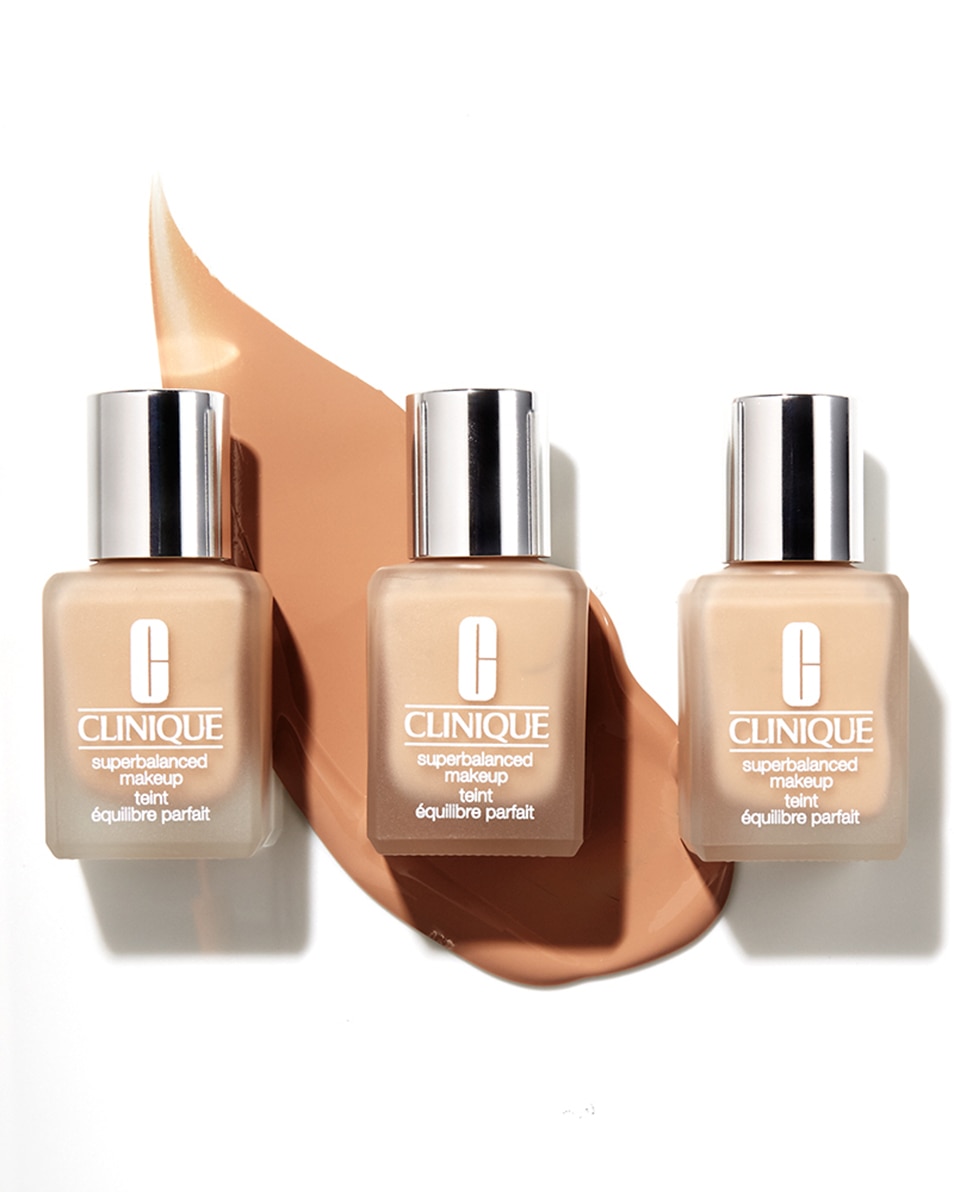 CLINIQUE Superbalanced™ Makeup FOUNDATION - NATUURLIJK MAT - GEMENGD DROGE TOT VETTE HUID Sand 4
