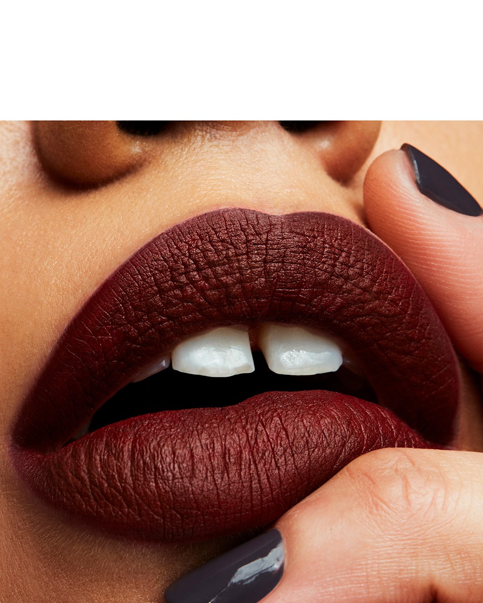 M.A.C RETRO MATTE LIQUID LIP COLOUR ROUGE À LÈVRES LIQUIDE - LONGUE TENUE DE 8H Carnivorous 4