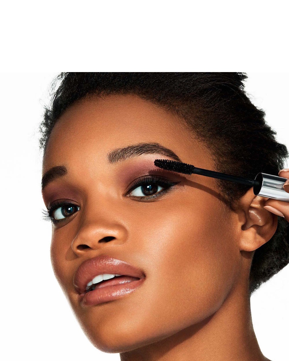 VOLUMINEUZE WIMPERS- LANGHOUDEND- ZWEET- & VOCHTBESTENDIG