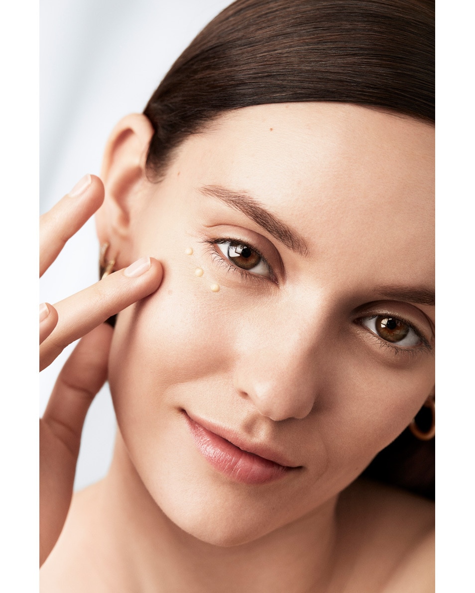 BOBBI BROWN Vitamin Enriched Eye Base HYDRATERENDE OOGCRÈME & PRIMER- ALLE HUIDTYPES 15 ML 5