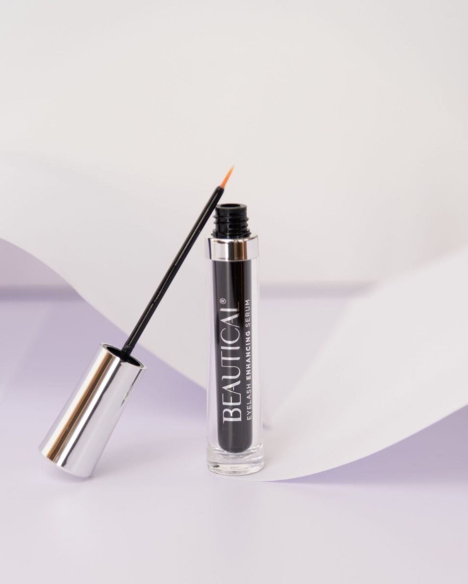 LANGERE, DICHTERE EN DIKKERE WIMPERS