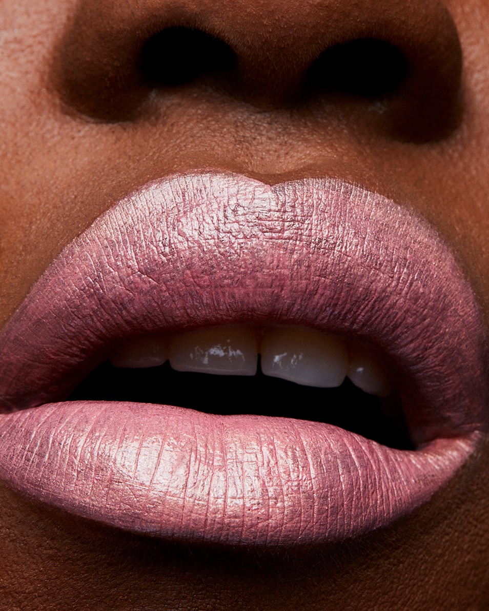 PARELMOERGLANZENDE LIPPENSTIFT- SEMI-GLANZENDE FINISH