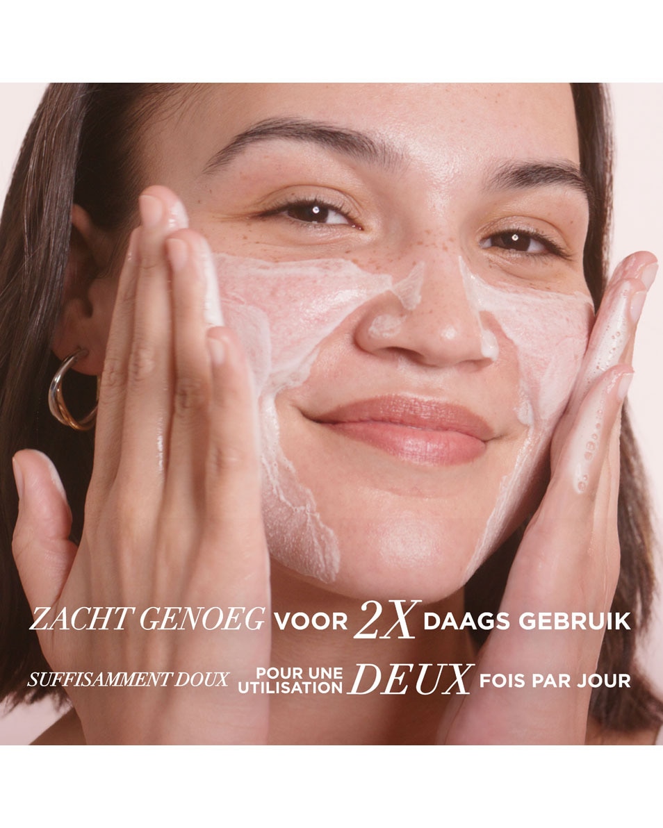 IT COSMETICS CONFIDENCE IN A CLEANSER HYDRATERENDE GEZICHTSREINIGENDE SERUM 148 ML 5