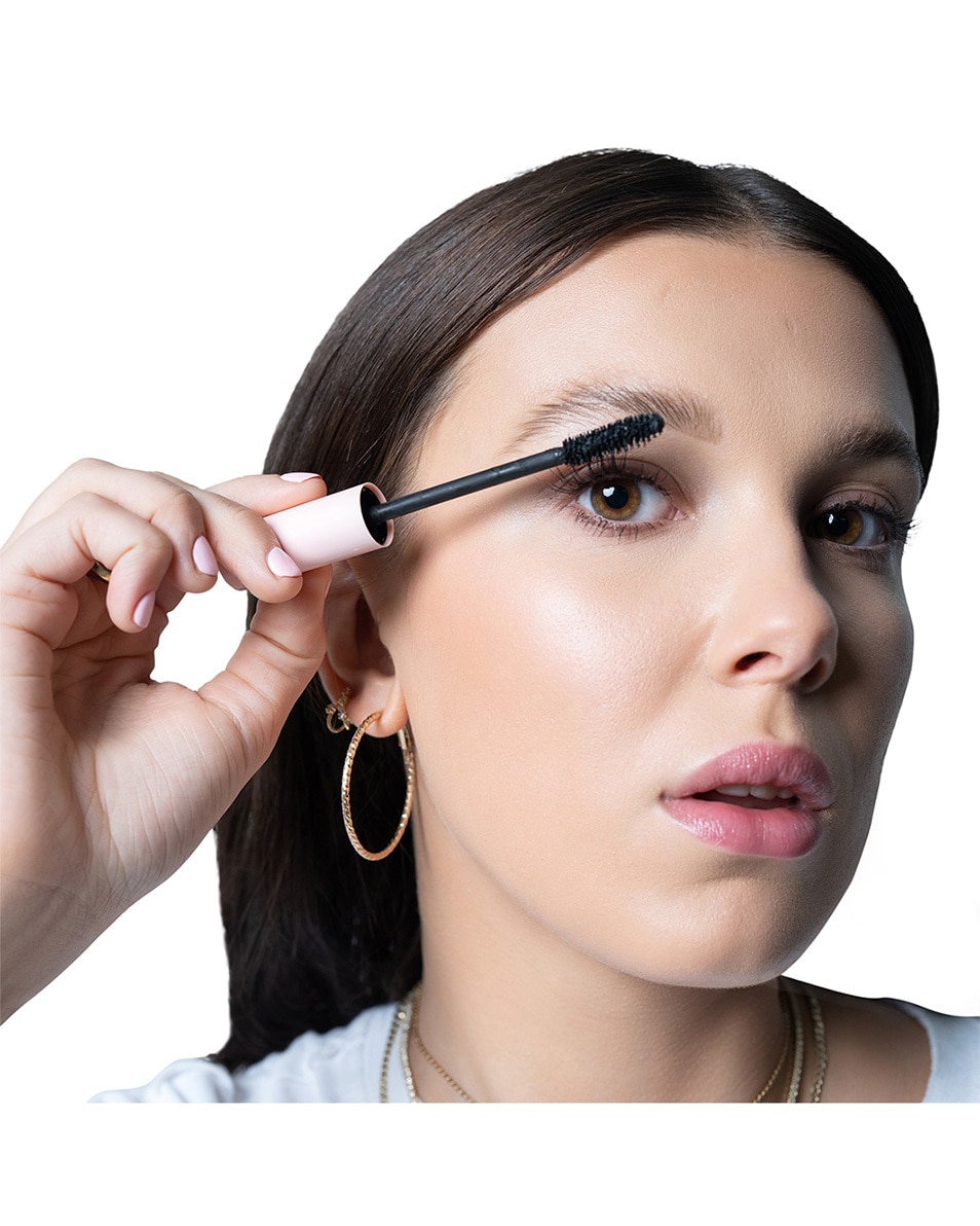 VOLUMIZING MASCARA UP A NOTCH BLACK