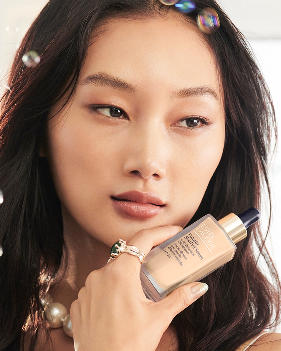 VLOEIBARE FOUNDATION MET SPF - LICHT & VOEDEND